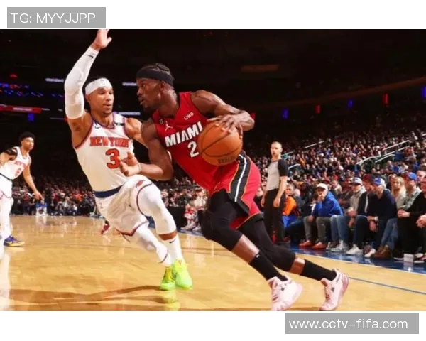 张佳玮分析勇士战术库里与巴特勒传切配合不依赖持球进攻